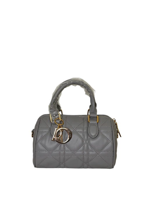 Damen Handtasche trendig & elegant in der Farbe Grau