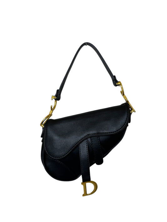 Damen Handtasche trendig & elegant in der Farbe Schwarz Mini