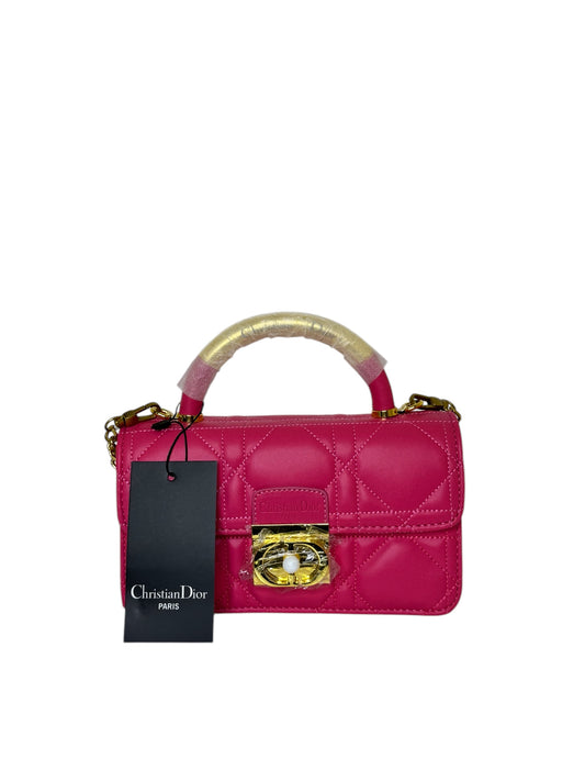 Damen Handtasche trendig & elegant in der Farbe Rosa