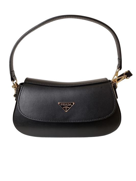 Damen Handtasche trendig & elegant in der Farbe Schwarz