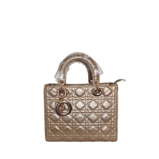 Damen Handtasche trendig & elegant in der Farbe Gold