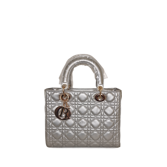 Damen Handtasche trendig & elegant in der Farbe Silber