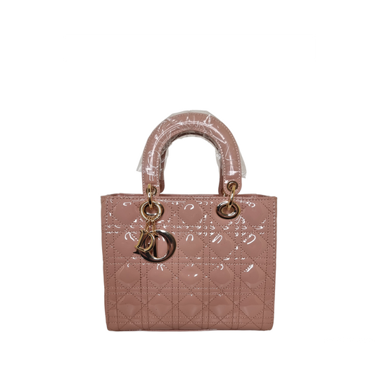 Damen Handtasche trendig & elegant in der Farbe Rosa Lack