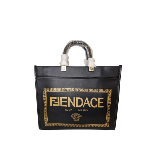 Damen Handtasche trendig & elegant in der Farbe Schwarz